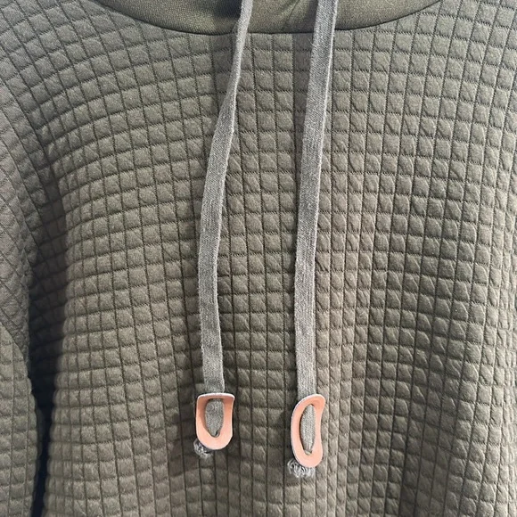 ⭐️SOLD⭐️ NWOT Men’s Forest Green Waffle Knit Hoodie - Picture 2 of 6